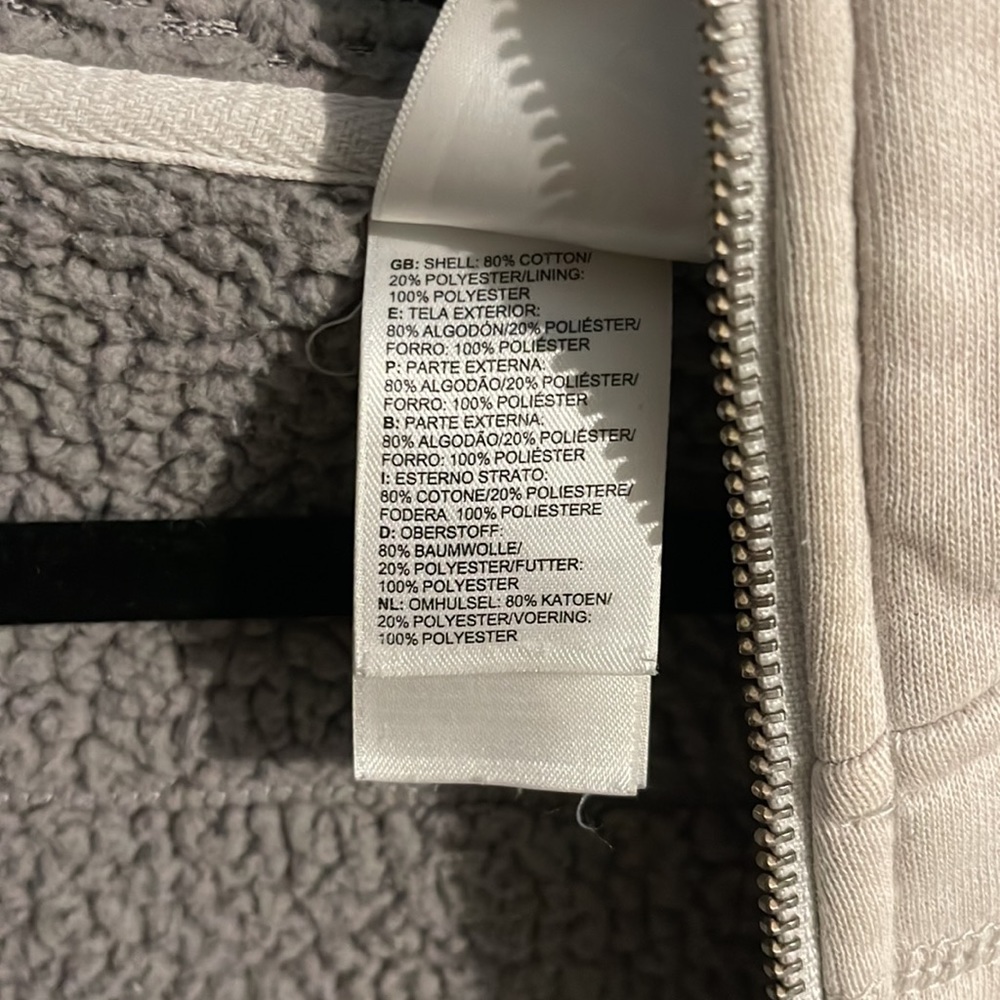 THE NORTH FACE JACKET (fleece lined vest) - Picture 4 of 8